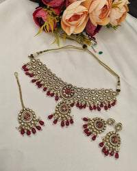Elegant Kundan Choker Jewellery Set