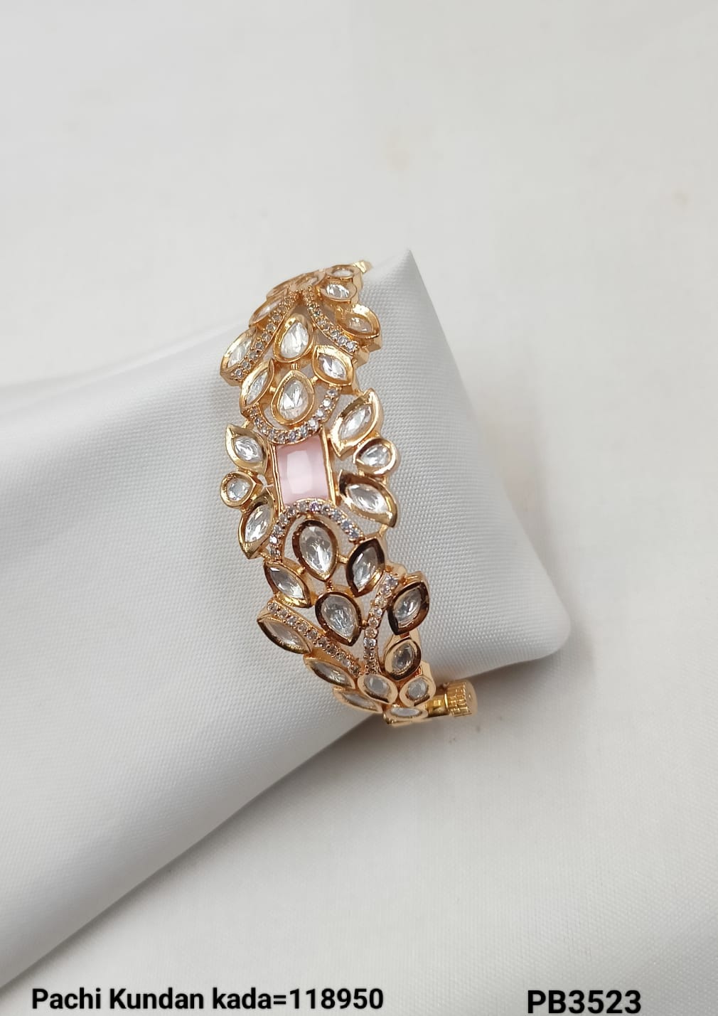 Fashionable Pachi Kundan Gold Plated Bracelet