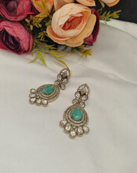 Anti Gold Teardrop Cluster Kundan Earrings