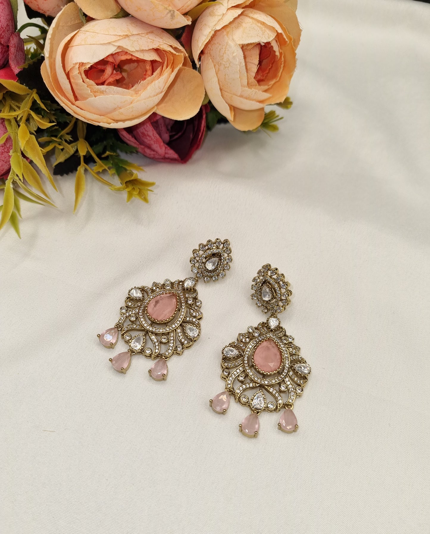 Imperial Arch Kundan Earrings