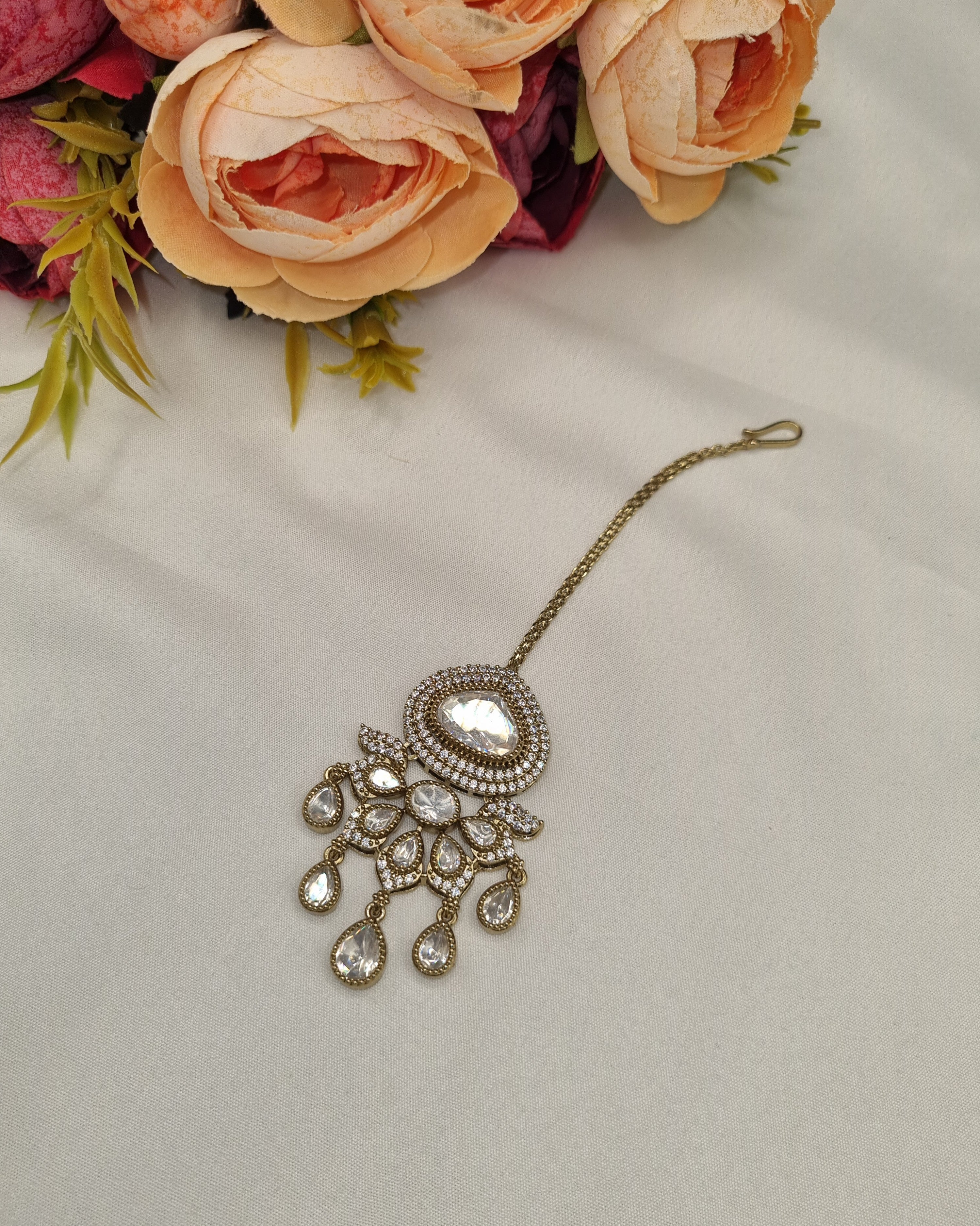 TRADITIONAL HERITAGE KUNDAN MAANG TIKKA