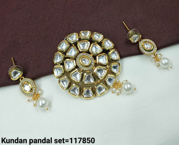 Kundan Pandal Pendant Set with Pearl Drop Earrings