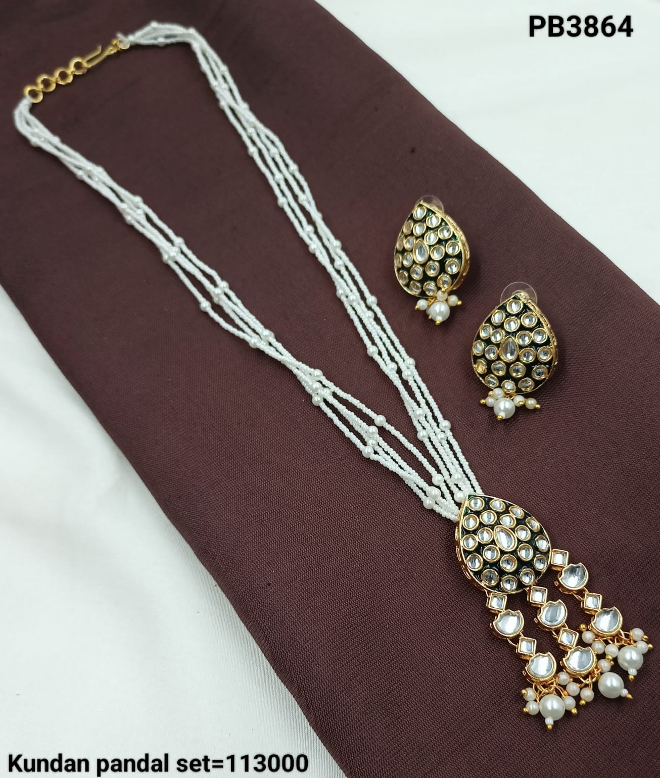 Classic Kundan Pandal Necklace and Earring Set