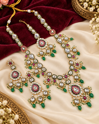 Bridal Kundan Necklace Set with Maang Tikka & Earrings