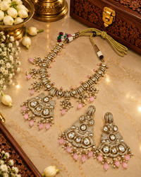 Royal Shield Motif Kundan Set