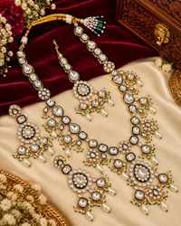 Bridal Kundan Necklace Set with Maang Tikka & Earrings