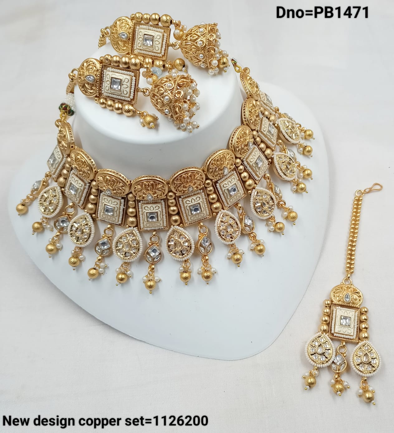 Wedding Gold Polish Copper Choker Stylish Necklace Jewellery Set With Earring & Mangtika For Woman