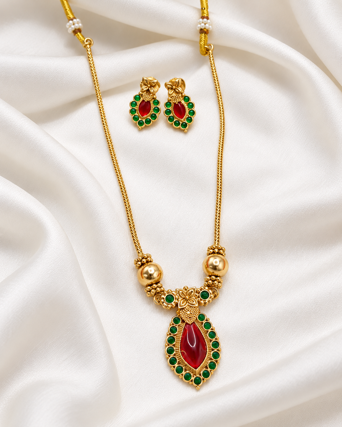 South Indian Style Green Stone Pendant Necklace with Sleek Gold Chain