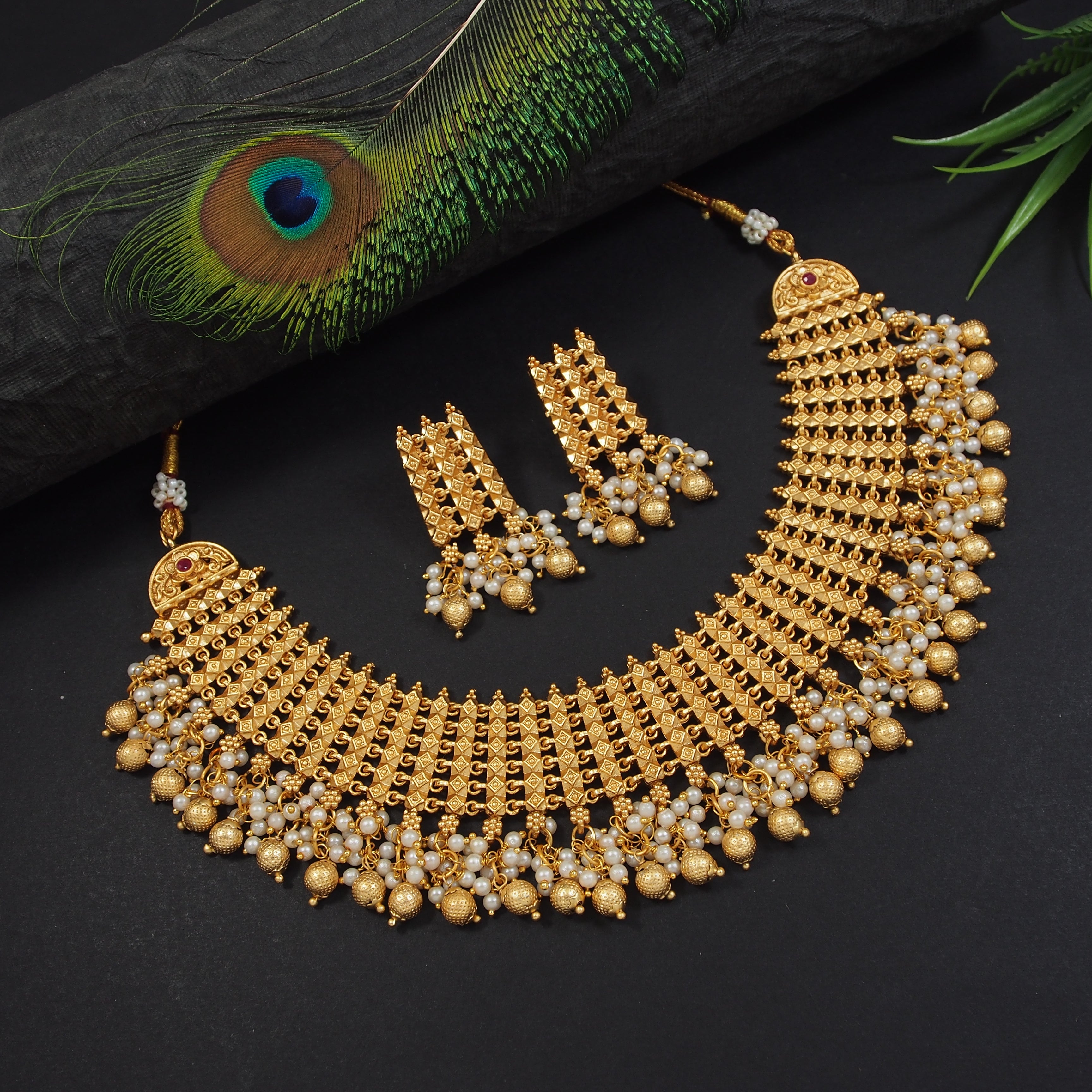 Gold Bead & Pearl Cluster Mesh-Work Choker Set