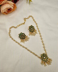 FLORAL STONE PENDANT & PEARL CHAIN JEWELRY SET  DESCRIPTION