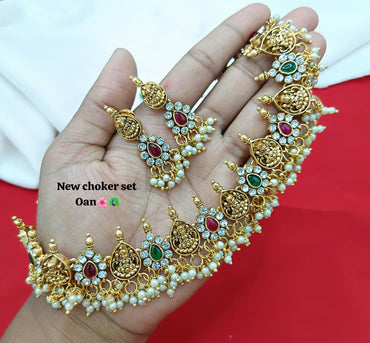 Fancy Design Temple Choker Necklace Set with Pearls & Stones