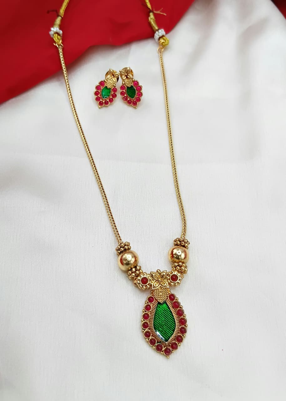 South Indian Style Green Stone Pendant Necklace with Sleek Gold Chain