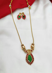 South Indian Style Green Stone Pendant Necklace with Sleek Gold Chain