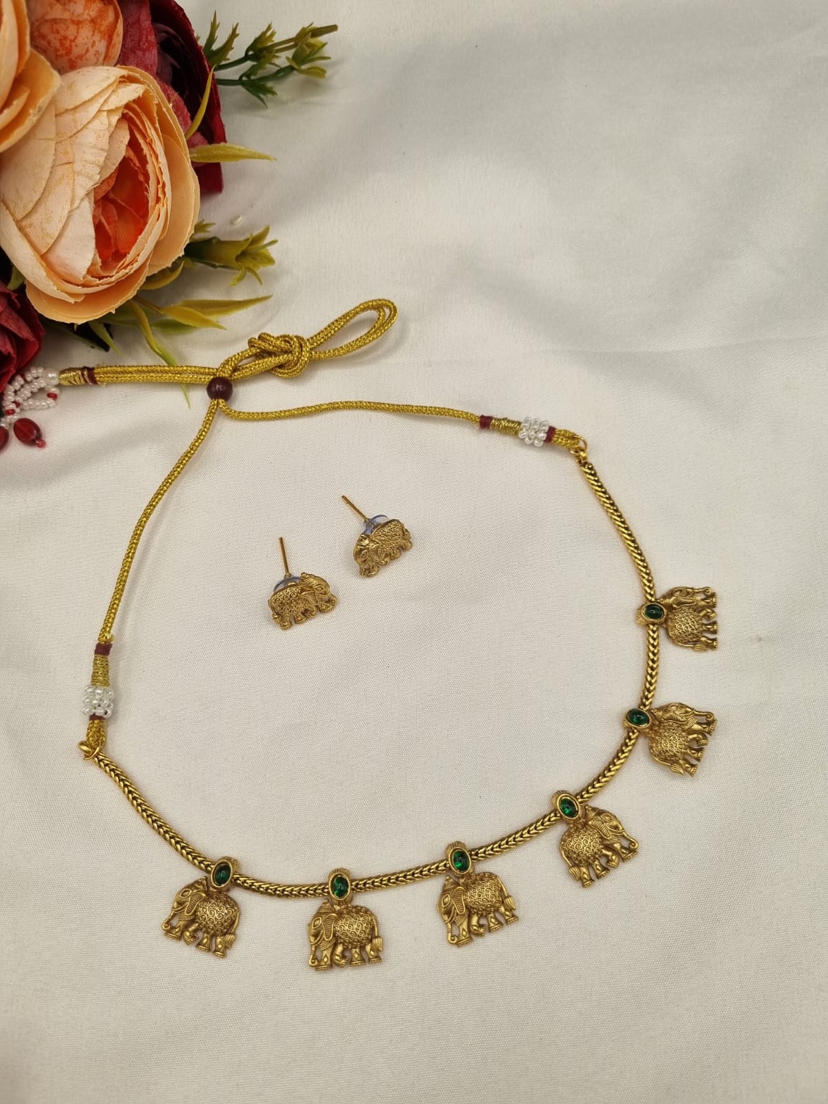 SUTHON STYLE ELEPHANT MOTIF CHARM NECKLACE SET