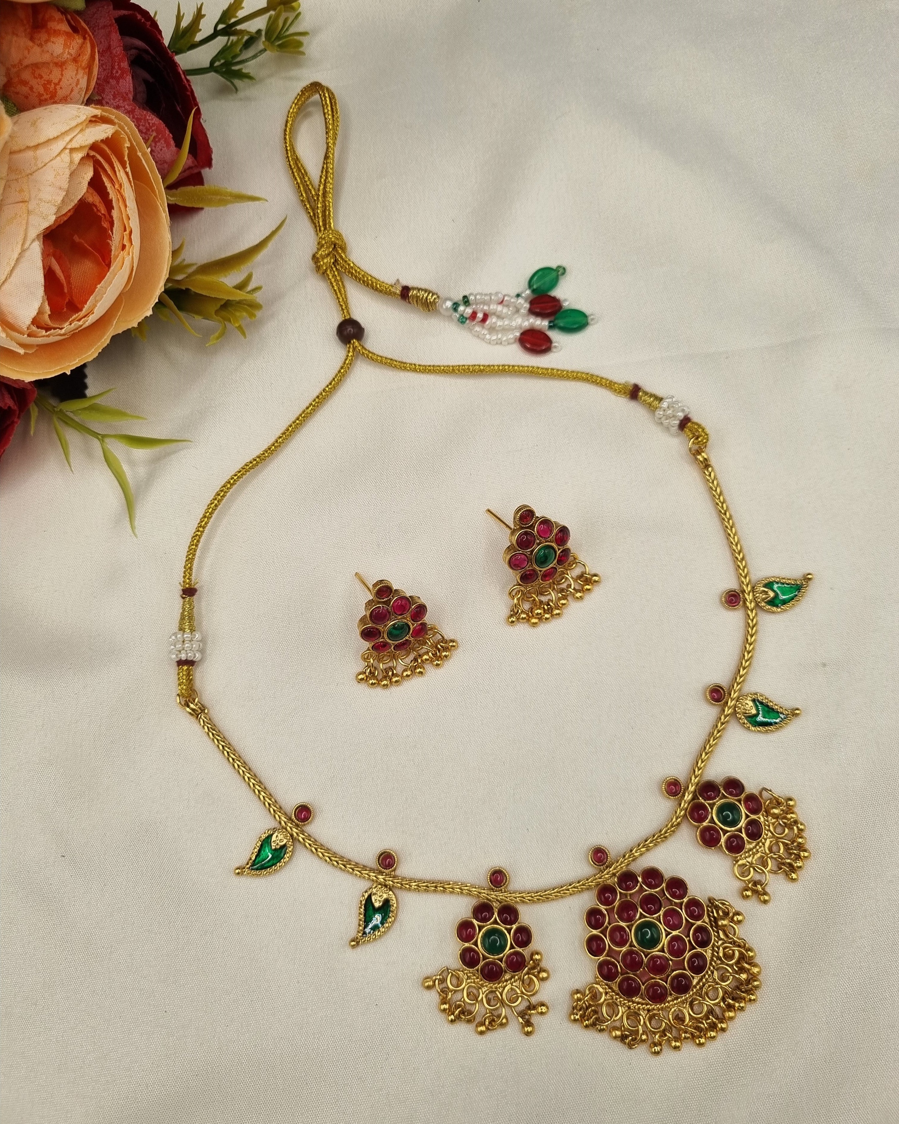 SOUTH STYLE FLORAL & LEAF CHARM NECKLACE SET