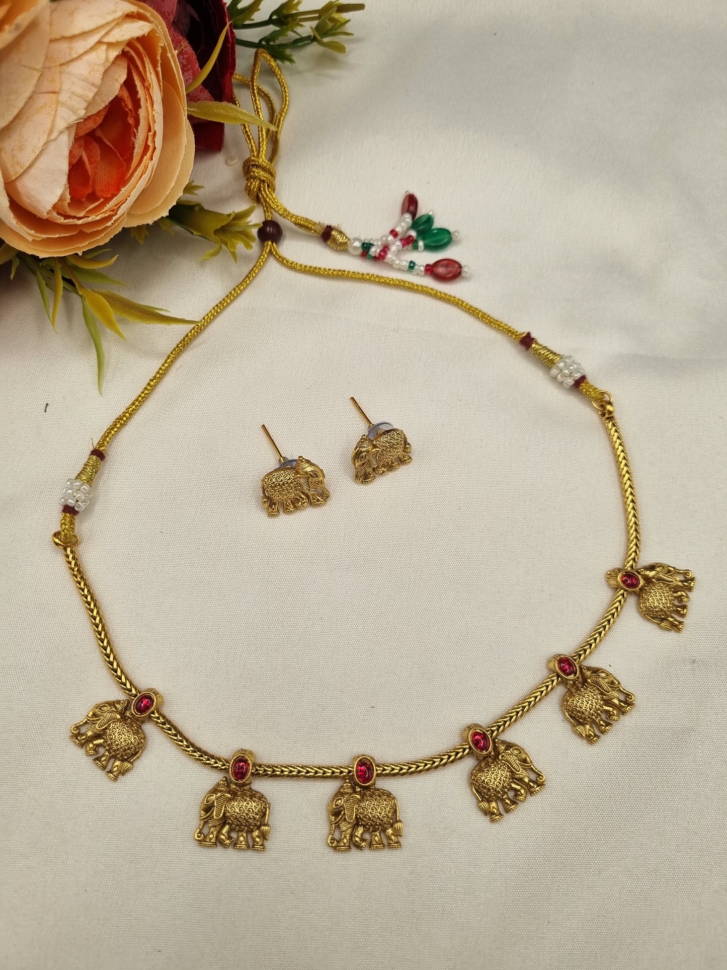 SUTHON STYLE ELEPHANT MOTIF CHARM NECKLACE SET