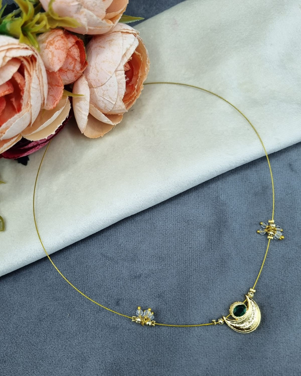 Invisible South Half Moon Desing Necklace Set