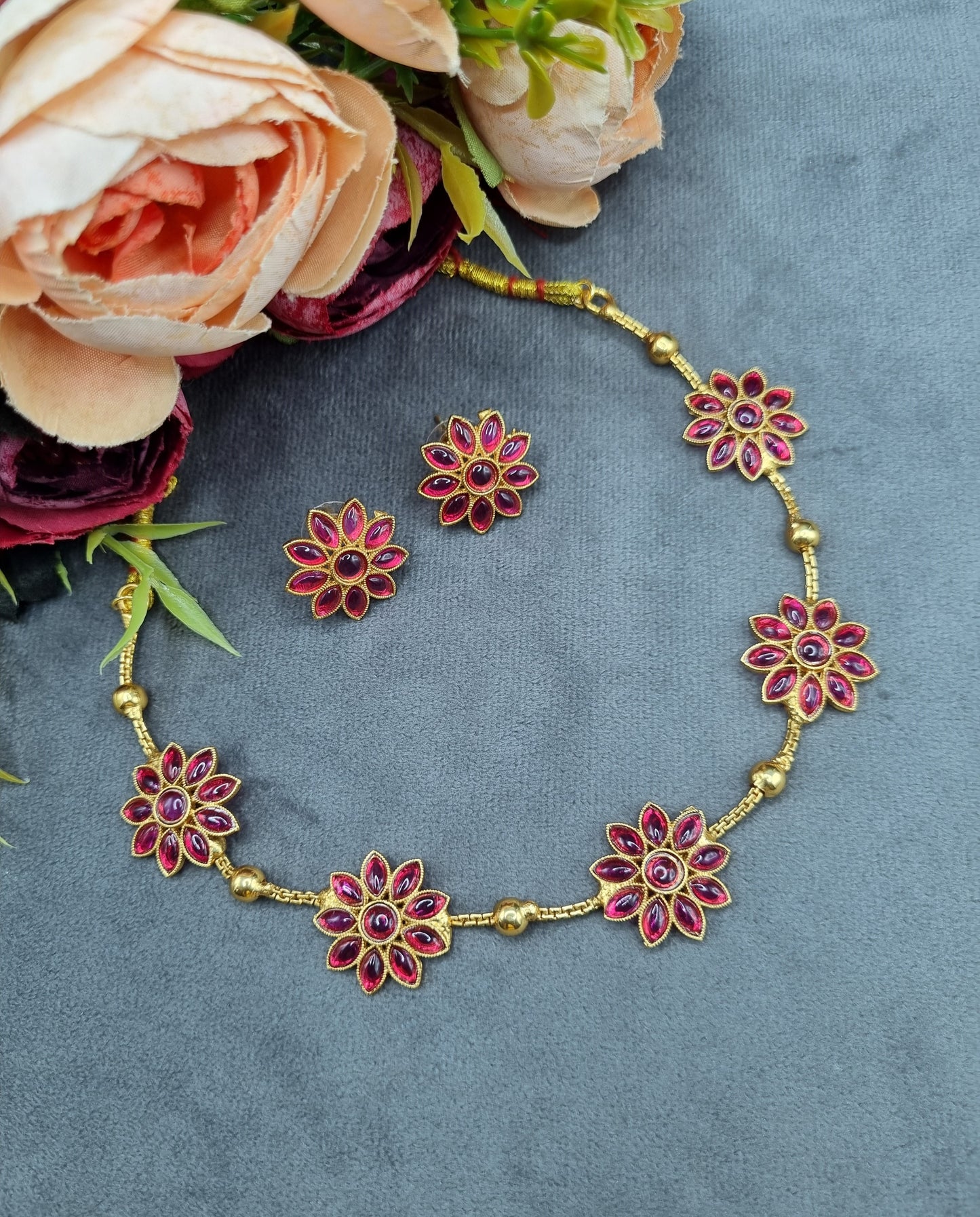 Elegant Full Floral Stone Choker Necklace Set with Matching Studs