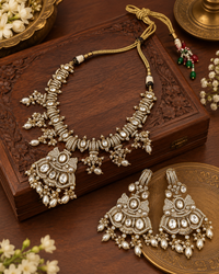 Royal Shield Motif Kundan Set
