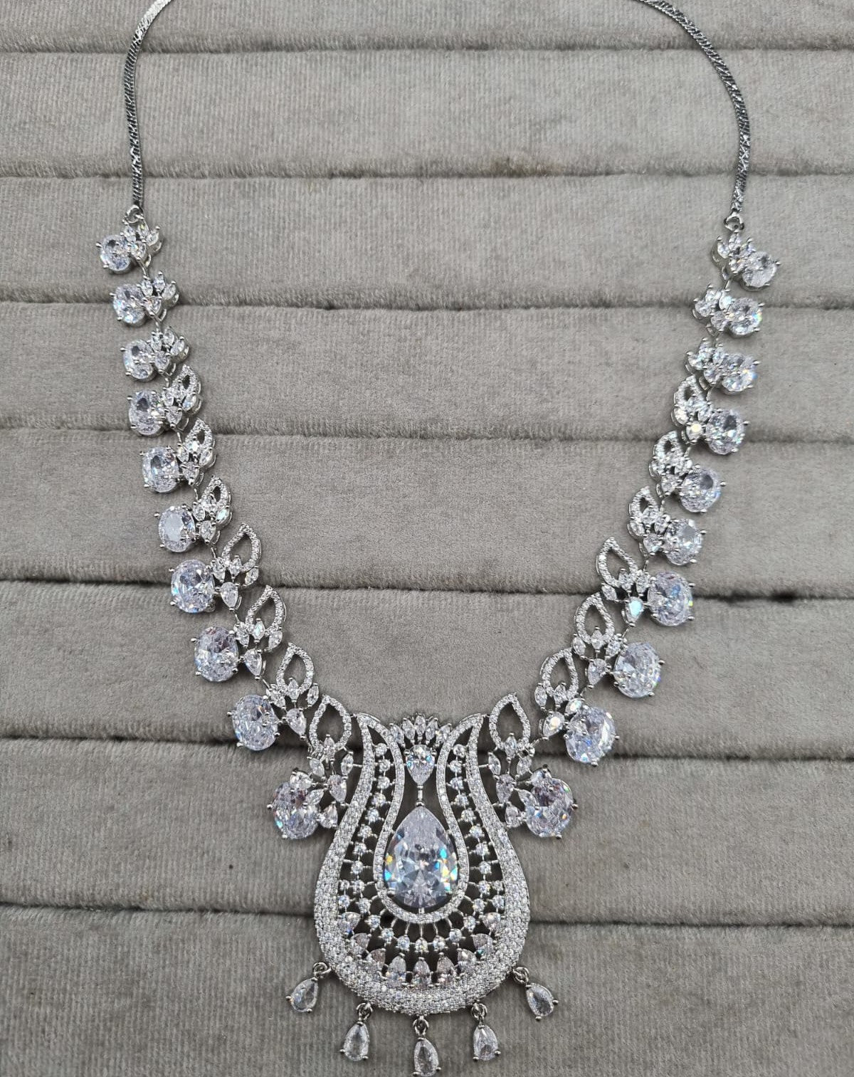 Luxurious Rhodium-Plated AD Paisley Jewellery Set