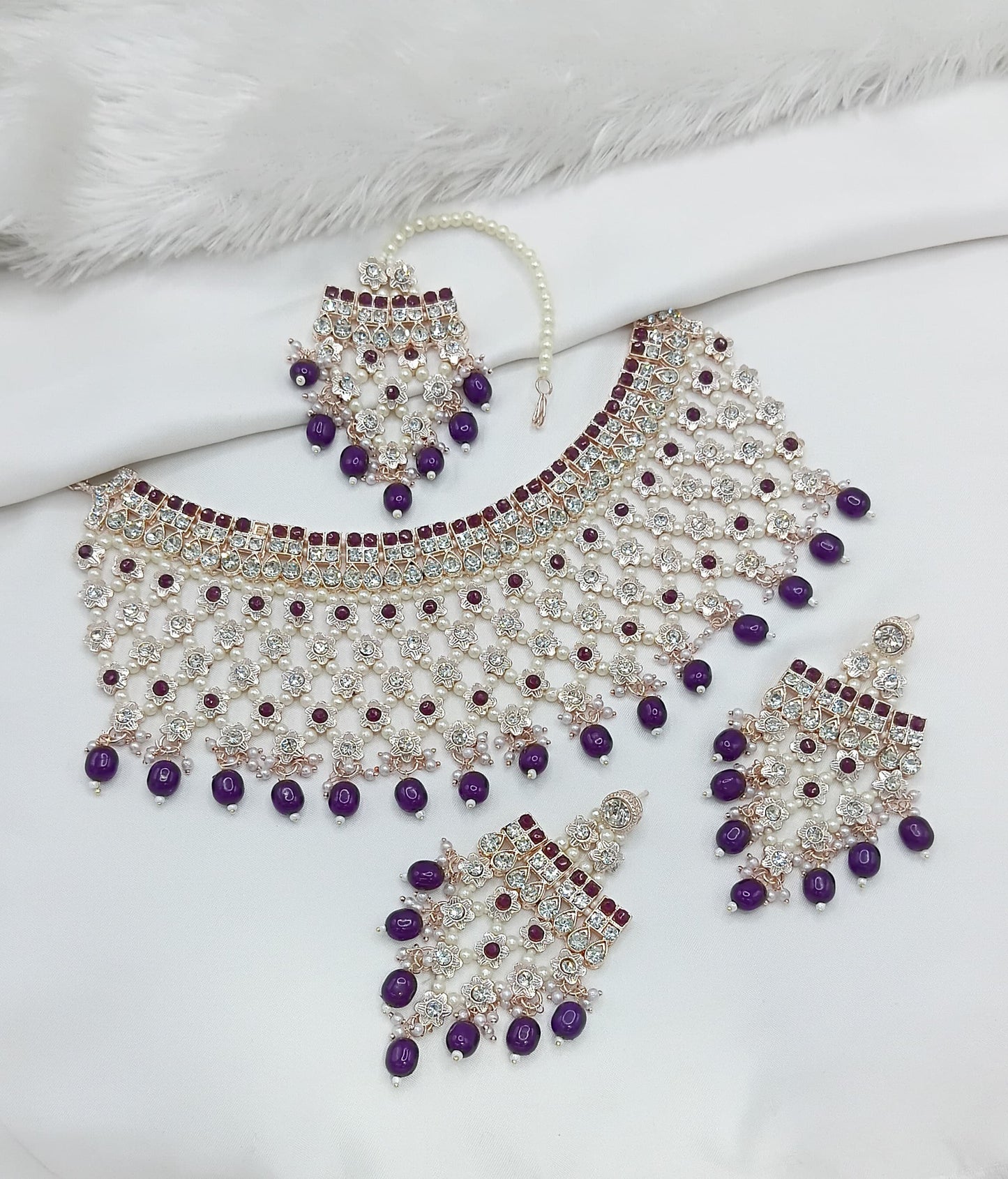 Grand Emerald & White Stone Bridal Choker Set with Maang Tikka