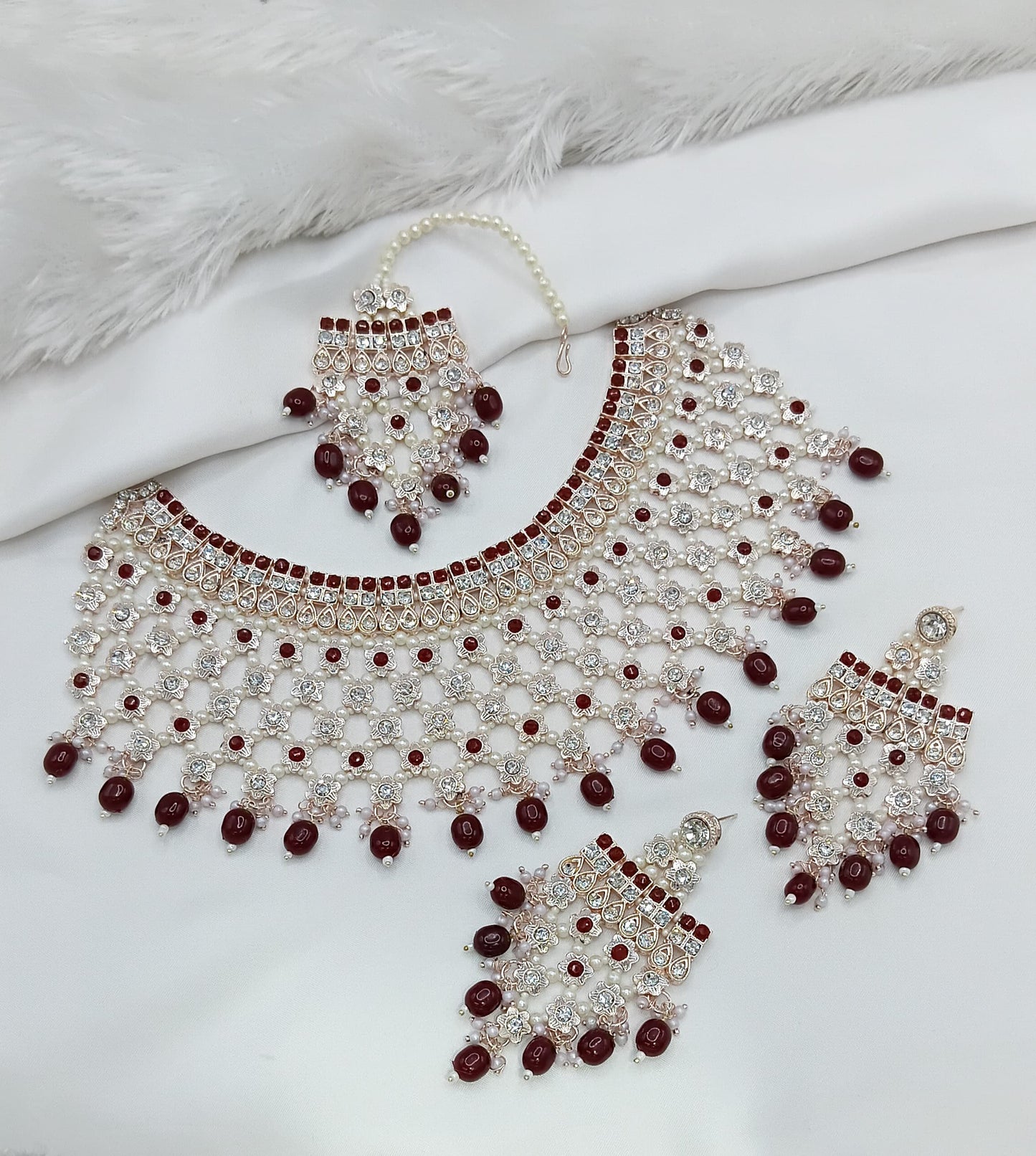Grand Emerald & White Stone Bridal Choker Set with Maang Tikka