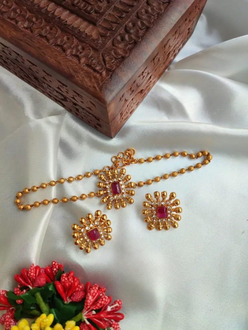 Antique Gold-Plated Stone Jewelry Set Textured Bead Mala with Floral Sunburst Pendant & Earrings