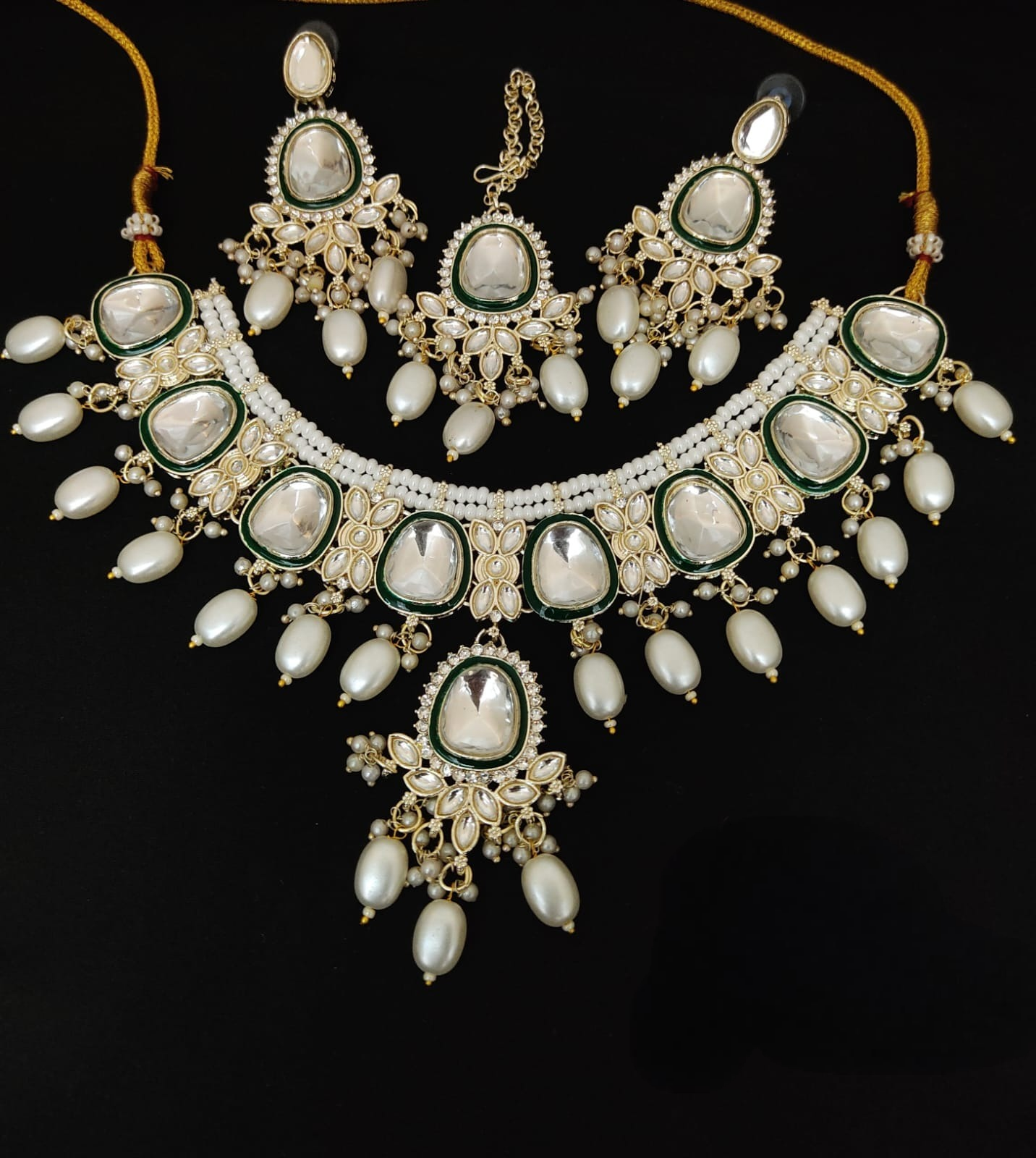 Emerald Green Meena & Pearl Drops Choker Set